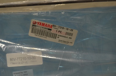 Стекло ветровое YAMAHA 86V-77210-10-00 VK540